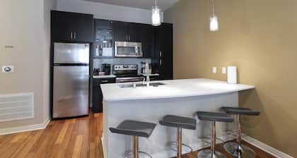 Luxurious King BED MED Center Fully Equipped Condo