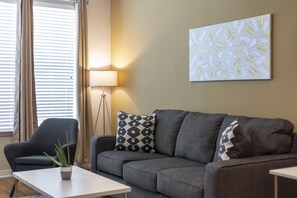 TV - Luxurious King Sized BED MED Center Fully Equipped Condo (Houston)