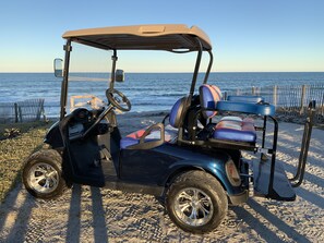 Beach nearby, sun loungers, beach towels