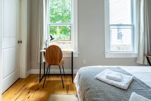 5 bedrooms, desk, iron/ironing board, WiFi