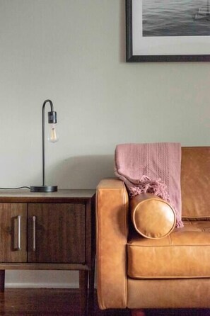 TV - Beautiful & Large 5 Bed/2 Bath - Great For Families & Groups - Near Everything (Columbus)