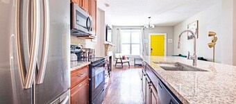 2394 Indiana (SIDE) · Perfect For Groups & Families-5 Bedroom Cozy Home