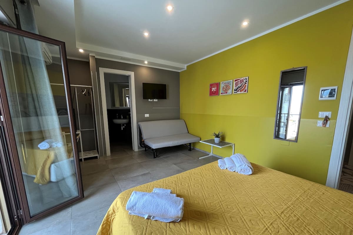 Doppia Economy, edificio separato | Biancheria da letto ipoallergenica, materassi in memory foam, minibar