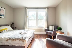 10 dormitorios, tabla de planchar con plancha, Internet y ropa de cama