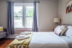 10 Schlafzimmer, Bügeleisen/Bügelbrett, Internetzugang, Bettwäsche