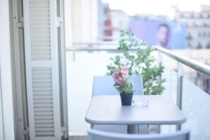 Outdoor dining - One bedroom apartment Ronda Sant Pere - You Stylish (Barcelona)