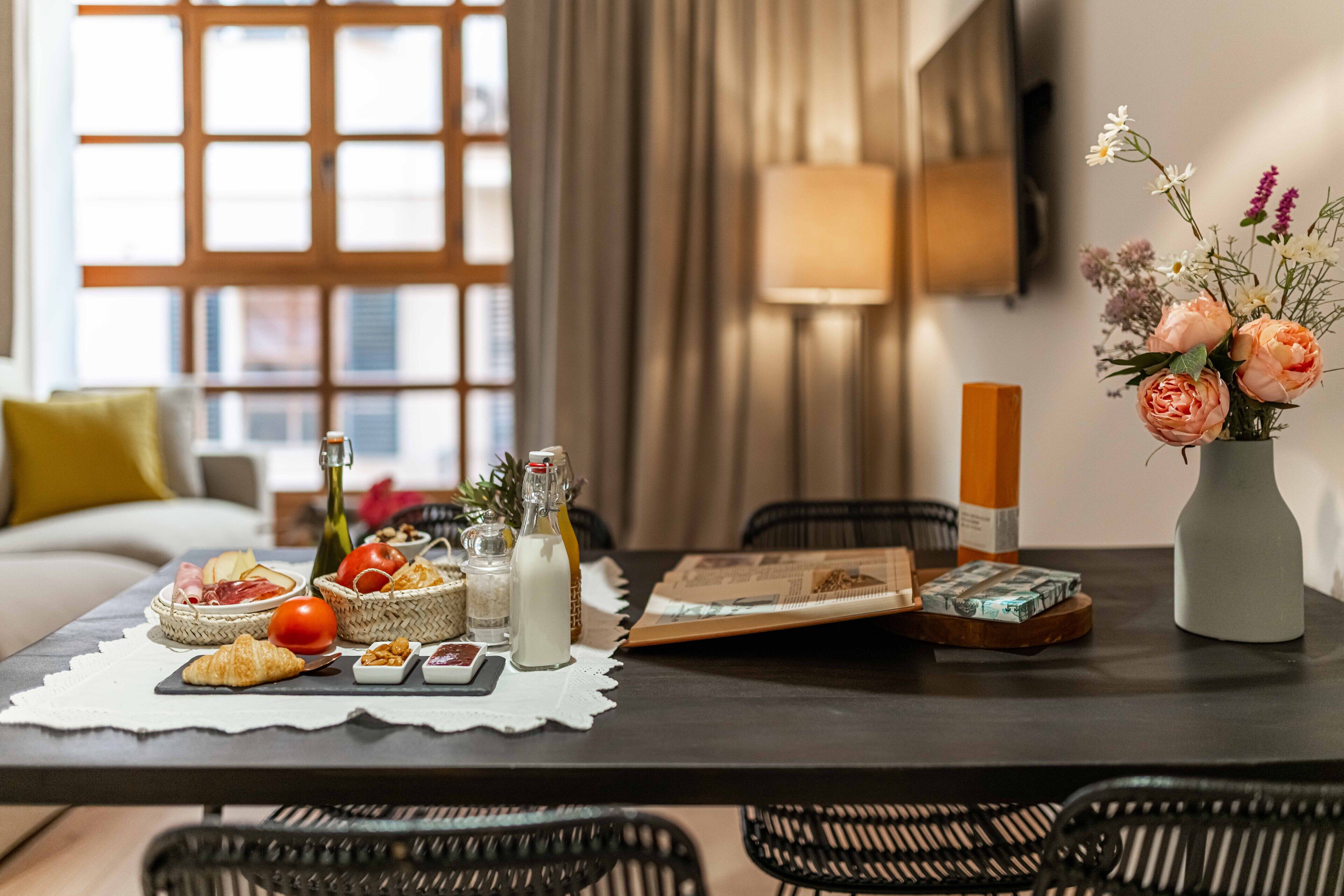 Petit déjeuner buffet (25 EUR par personne)