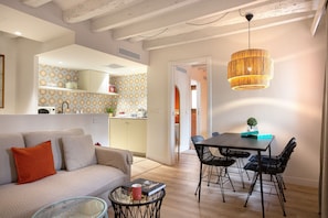 One Bedroom Suite | Área de estar | TV de tela plana