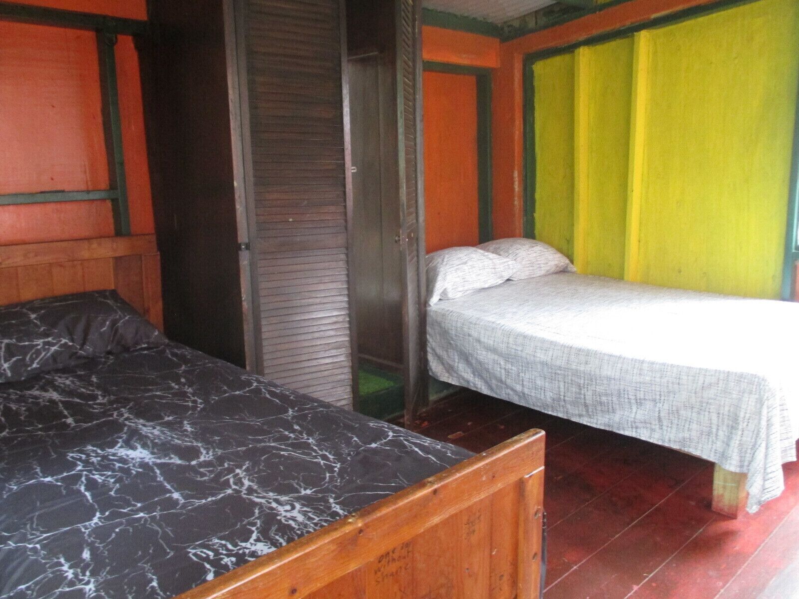 办公桌、熨斗/熨衣板、床单