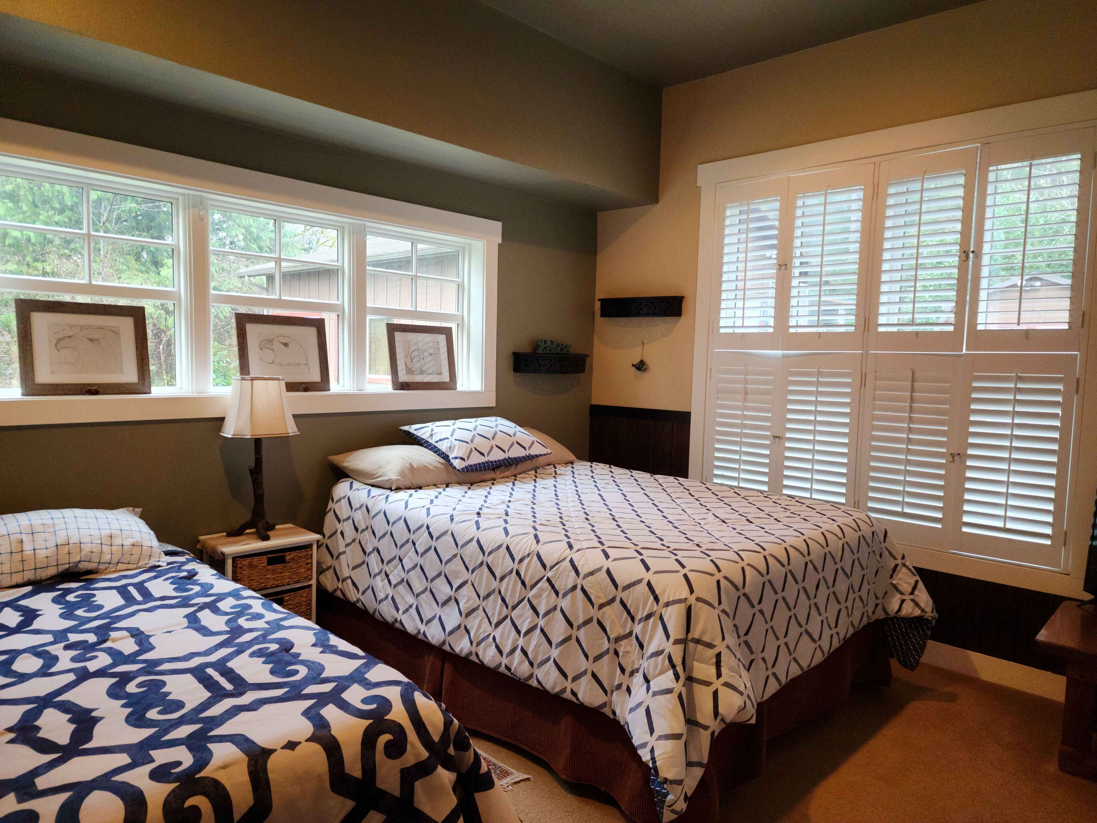 3 bedrooms, iron/ironing board, travel crib, WiFi (free)
