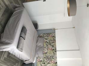 3 chambres, fer et planche à repasser, Wi-Fi, draps fournis