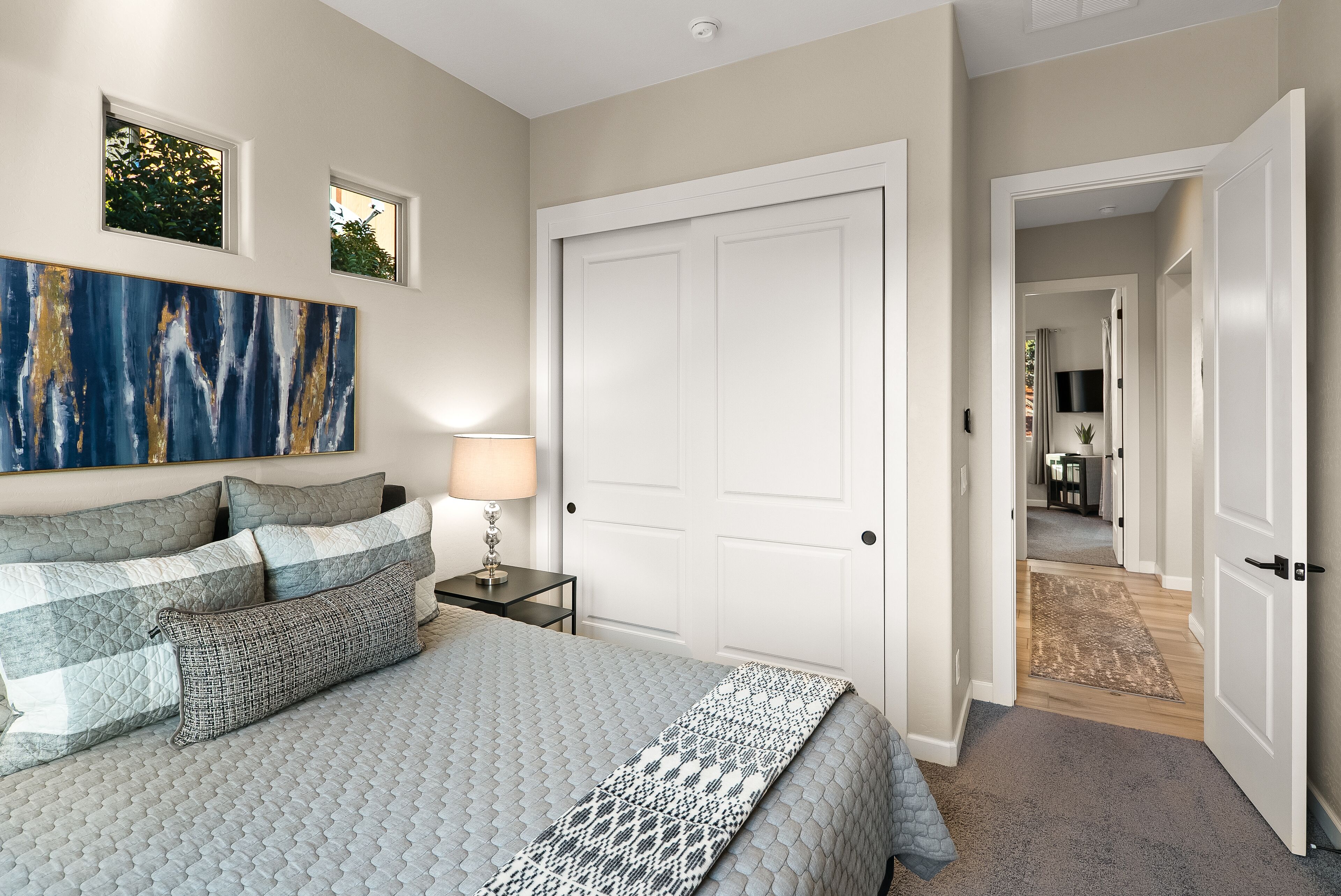 3 chambres, fer et planche à repasser, lit parapluie, Wi-Fi gratuit