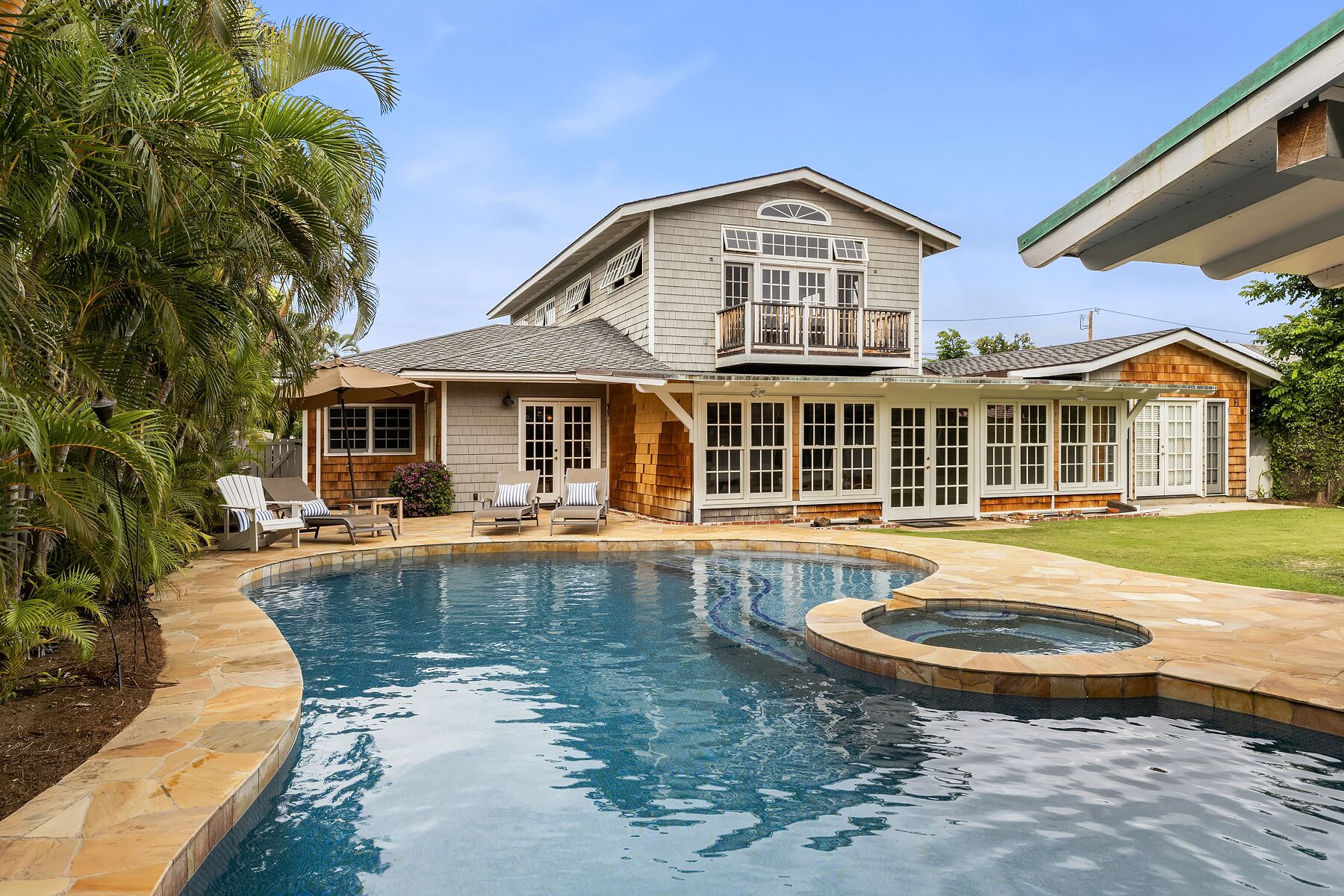 Kahala Seaside: Beautiful Nautical-Themed Home with Pool, Spa, Yard &amp; AC