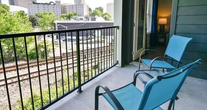 2 Bed 2 FullBath Condo *Walk to Downtown!* #401