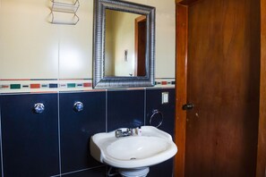 Standard Room | Bathroom sink