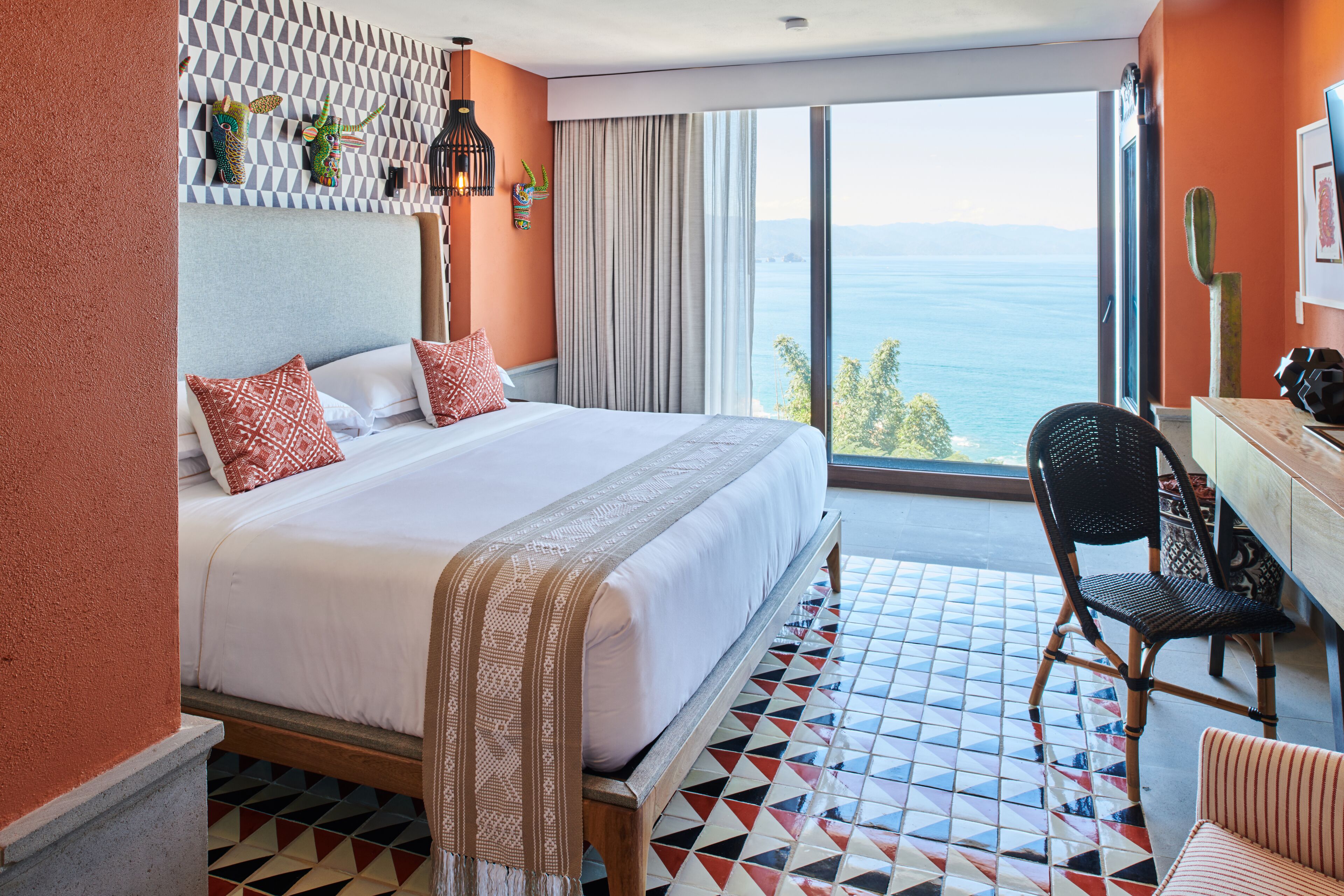 Suite Deluxe 1 cama King Size | Ropa de cama de alta calidad y minibar 