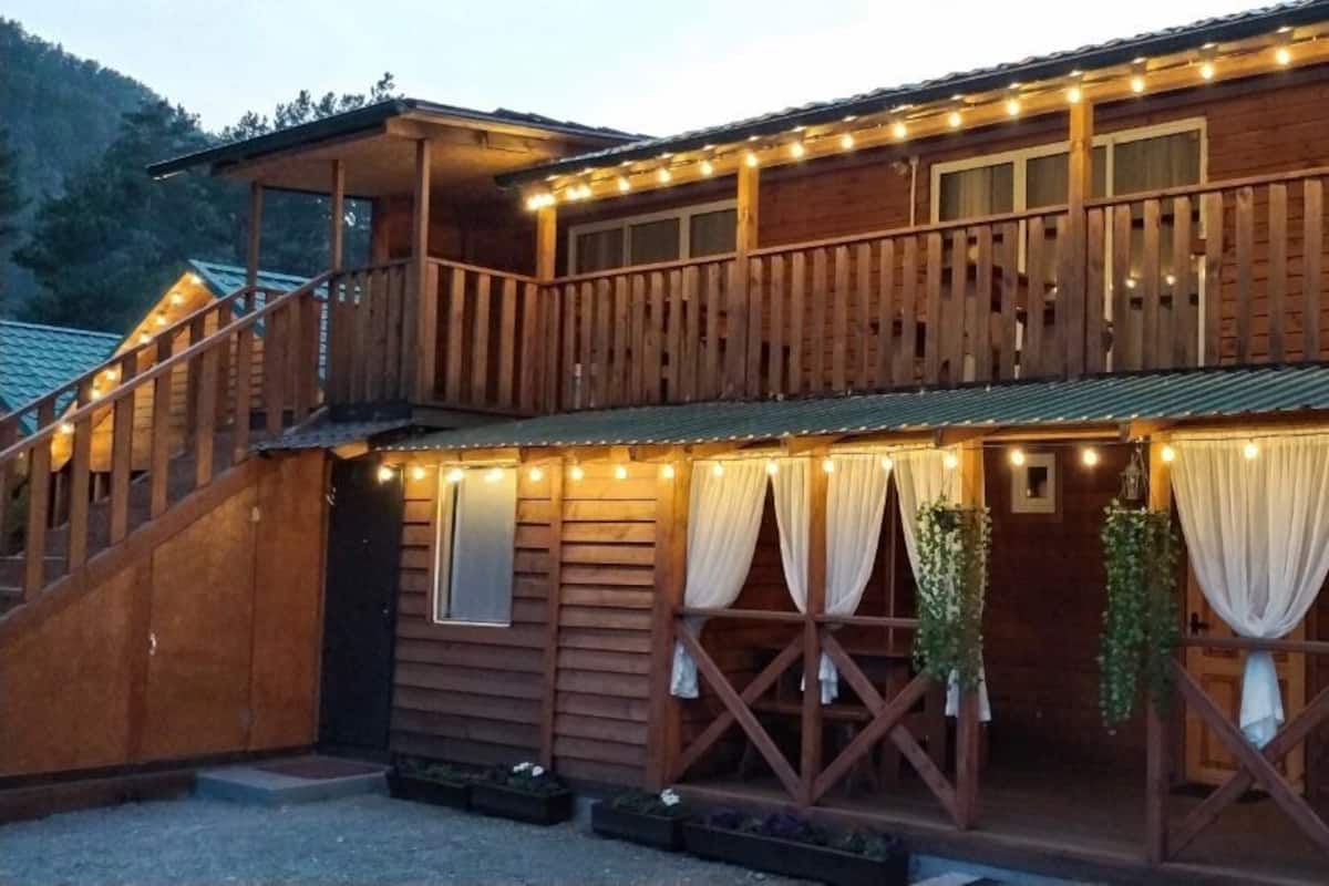 Cabaña exclusiva, vistas a la montaña | 1 dormitorio, ropa de cama de alta calidad, cunas gratuitas