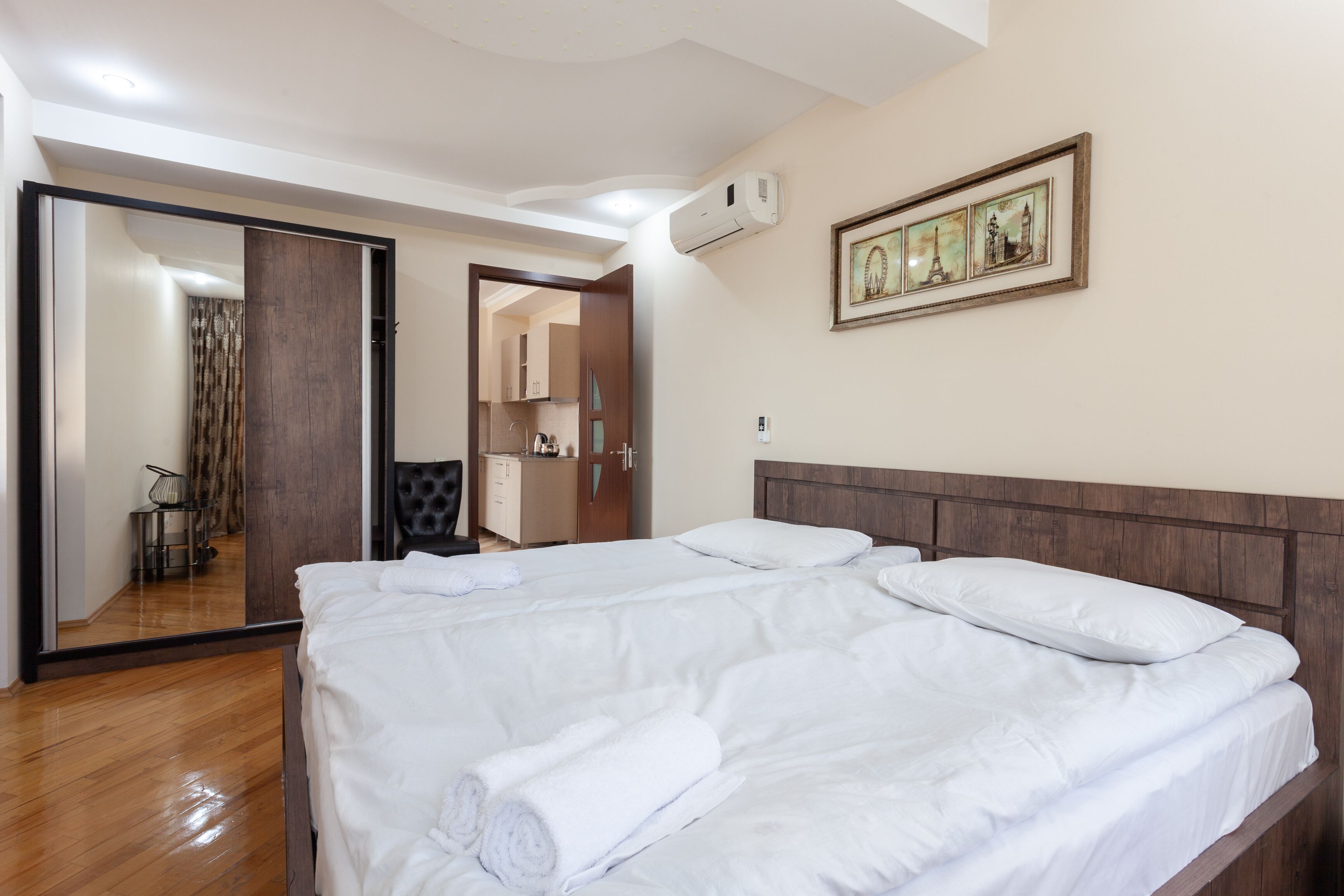 1 habitación, tabla de planchar con plancha, wifi y ropa de cama 