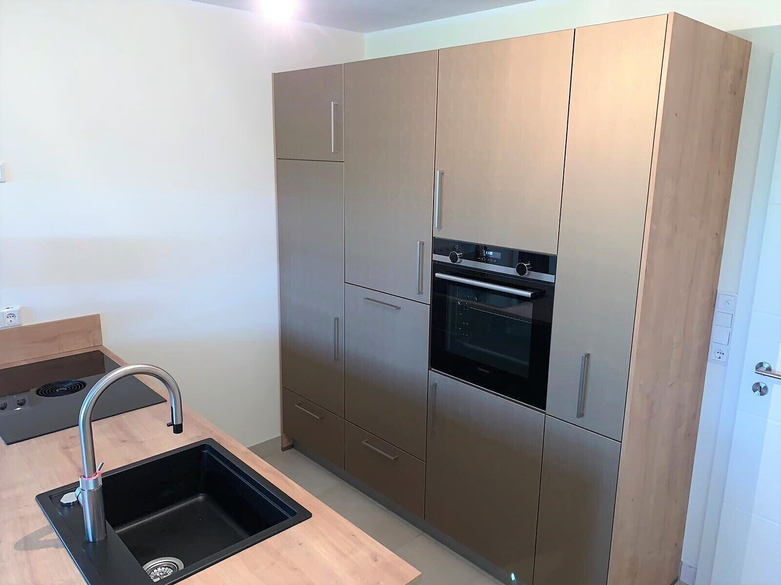 Dishwasher, coffee/tea maker, toaster