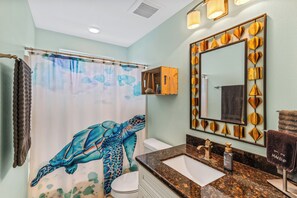 Combined shower/tub, hair dryer, towels, soap - The Sea Turtle, Family and Dog Friendly, Cargo Lift, Crystal Beach TX Ocean View (Bolivar Peninsula/Crystal Beach)