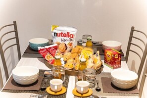 Free daily buffet breakfast - Carrara Deluxe Home (Bergamo)
