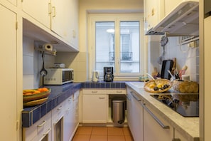 Refrigerador, microondas, horno y lavavajillas 