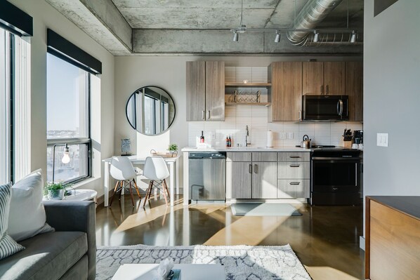 Fridge, microwave, oven, stovetop