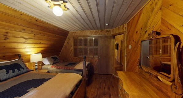 5 bedrooms, iron/ironing board, WiFi (free), bed sheets