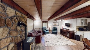 TV, fireplace, DVD player