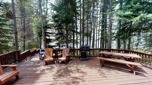 Outdoor dining - 33 MI to YNP | Private Dock | Sleeps 14 (Island Park)
