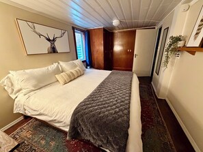 2 chambres, fer et planche à repasser, lit parapluie, Wi-Fi gratuit