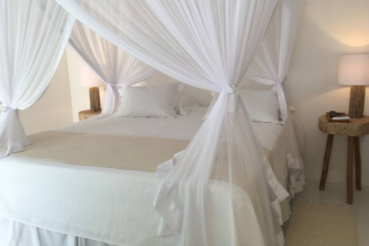 Habitación doble Confort (Hospedagem 03) | Ropa de cama de alta calidad y minibar