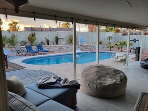 Pool - Monthly Rental with Discount!!! Home with pool, near Strip, Convention center. (Las Vegas)
