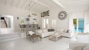 TV - Villa ONE (Lowlands)