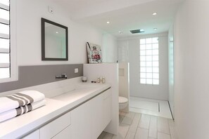 Bathroom - Villa ONE (Lowlands)