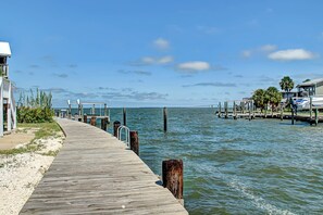 Beach - Dog-friendly Home With Amazing Views & Spacious Deck (Dauphin Island)