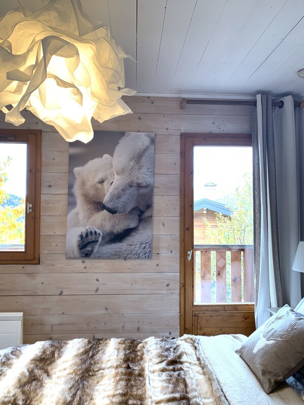 3 chambres, fer et planche à repasser, Wi-Fi, draps fournis