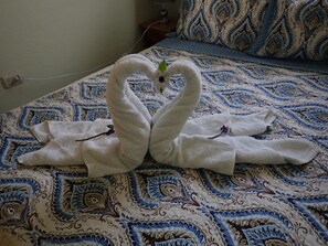 2 dormitorios, cuna de viaje, wifi gratis y ropa de cama