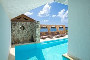 Pool - Villa ONE (Lowlands)