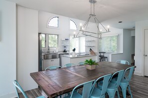 Dining - 4 BR North Beach Cottage Close to Beach! Pet Friendly! Amenity Cards! (Johns Island)