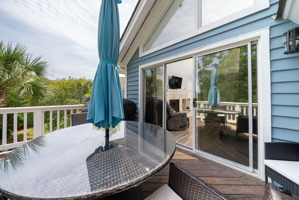 Outdoor dining - 4 BR North Beach Cottage Close to Beach! Pet Friendly! Amenity Cards! (Johns Island)