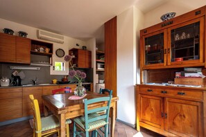 Fridge, microwave, oven, stovetop - Apartment Mora (Teolo)