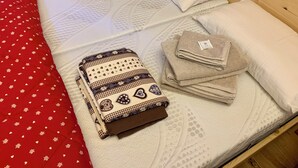 1 bedroom, WiFi (free), bed sheets