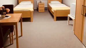 Twin Room | Soundproofing, WiFi (free) - motel am Outletcenter (Neumuenster)