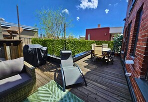Outdoor dining - LiV MTL Soho-3 Spacious 2BR Suite + Big Rooftop (Montréal)