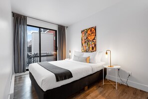 2 bedrooms, desk, iron/ironing board, travel crib