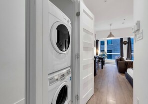 Interior - LiV MTL Downtown Montreal Spacious Urban Suites (Montréal)