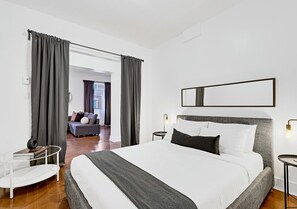 4 bedrooms, desk, iron/ironing board, travel cot - LiV MTL Chic Spacious 4BR Rooftop Suite Near Downtown Montreal (Montréal)