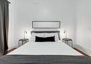 4 Schlafzimmer, Schreibtisch, Bügeleisen/Bügelbrett, Reisekinderbett