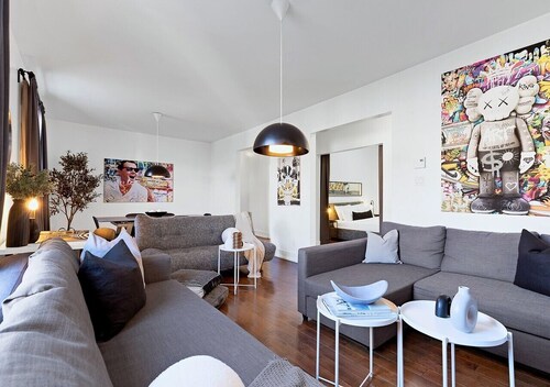 LiV MTL Chic-3 | Spacious 4BR Rooftop • Sleeps 16
